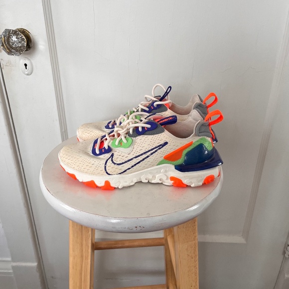 Women's React Vision Shoes - Picture 1 of 3